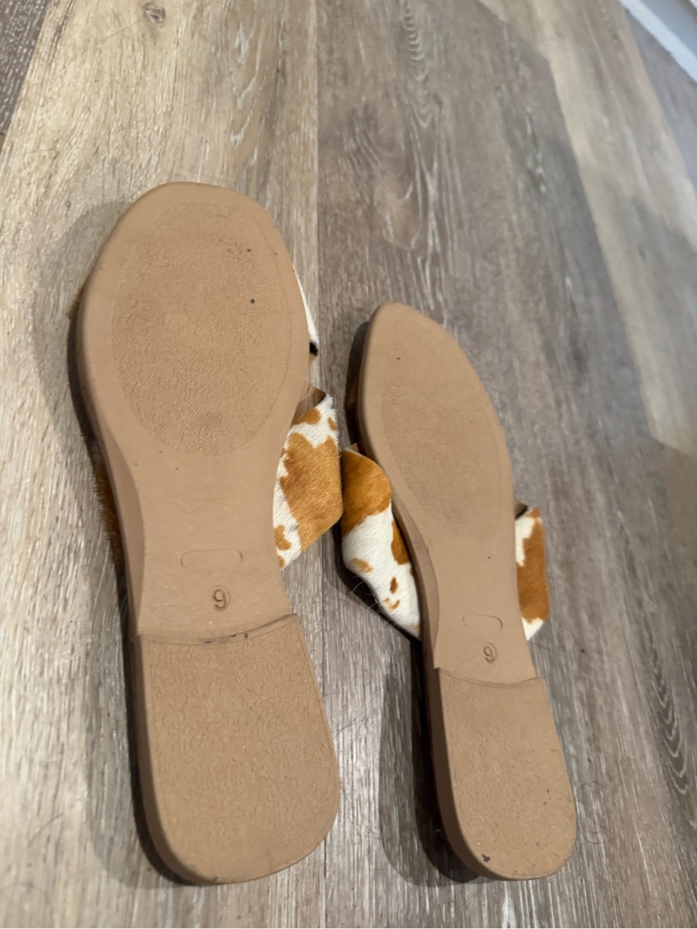 SEYCHELLES Revolve Total Relaxation Sandals Cow Hide Pony Hair Sandals - Picture 4 of 7